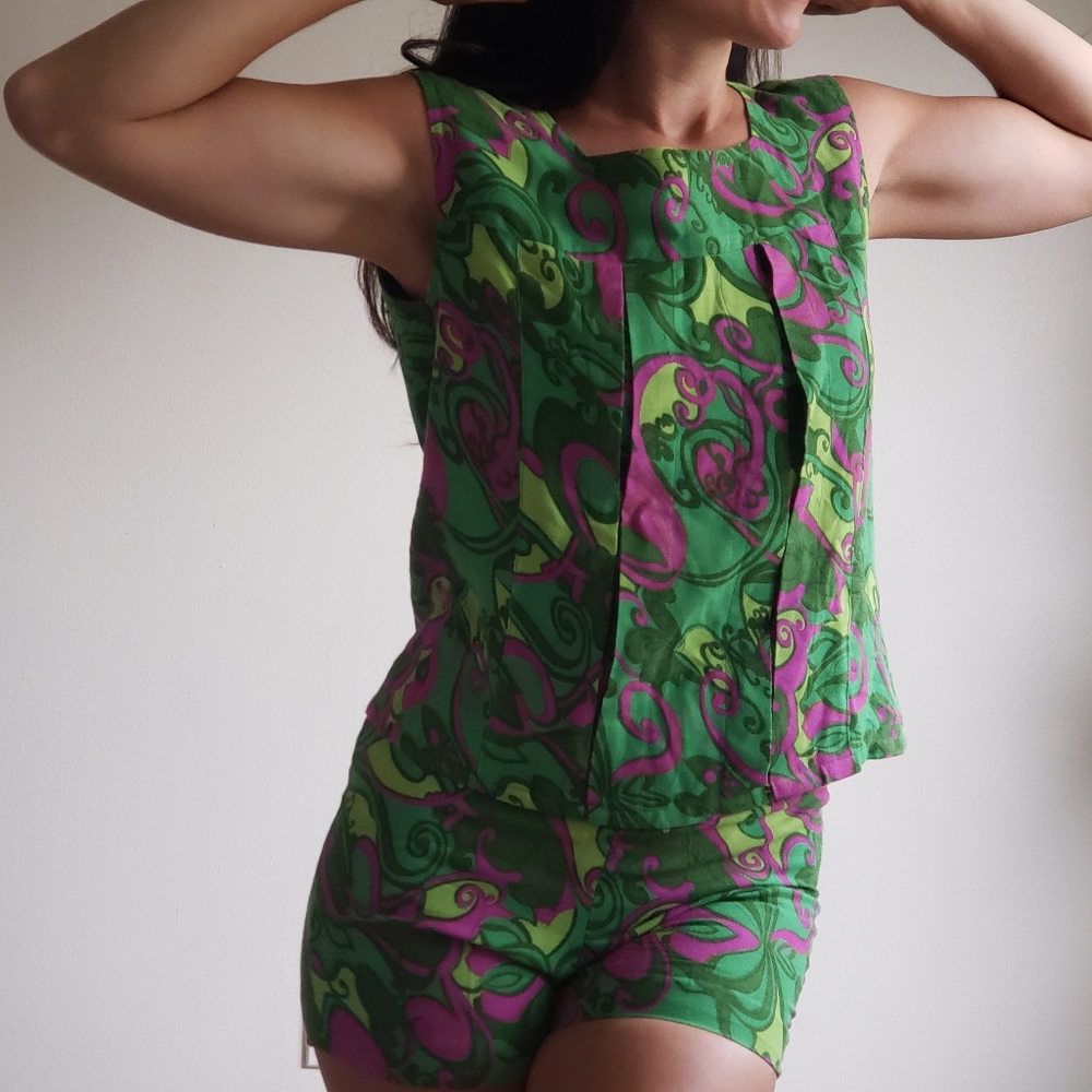 1960s Psychedelic Linen Shorts and Blouse Set - Picture 6 of 8